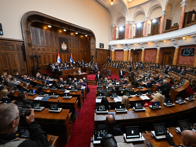 MEĐU NJIMA I BIVŠA MINISTARKA PRAVDE: Narodni poslanici izabrali sudije Ustavnog suda koje je predložio Vučić!