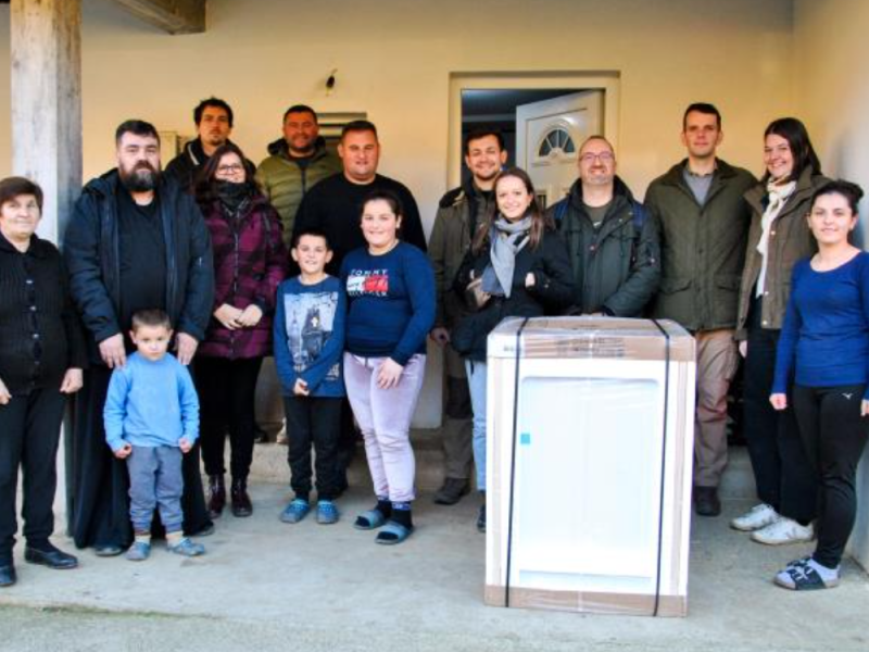 HUMANITARNI KONVOJ IZ FRANCUSKE STIGAO NA KiM: Gujon obradovao Srbe koji žive u enklavama pred Božić! (FOTO)