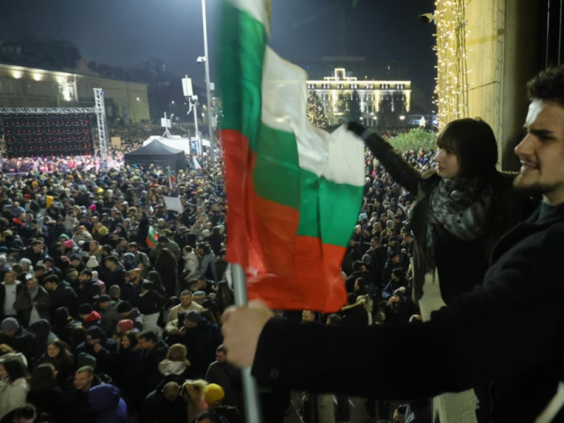 PALA BUGARSKA VLADA: Premijer podneo ostavku nakon masovnih protesta!