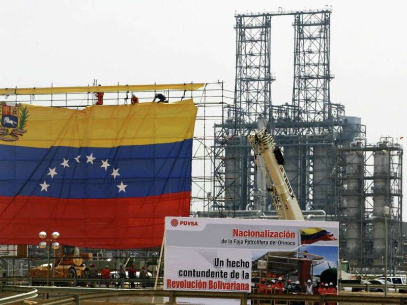 STRUČNJACI UPOZORAVAJU: Šta američki napad na Venecuelu znači za cene benzina i rezerve nafte?