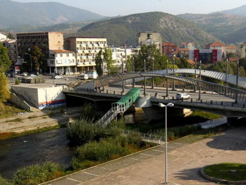 EVAKUISANO NAJMANJE 10 LJUDI: Izlio se Ibar, poplave pogodile severni deo Kosovske Mitrovice!