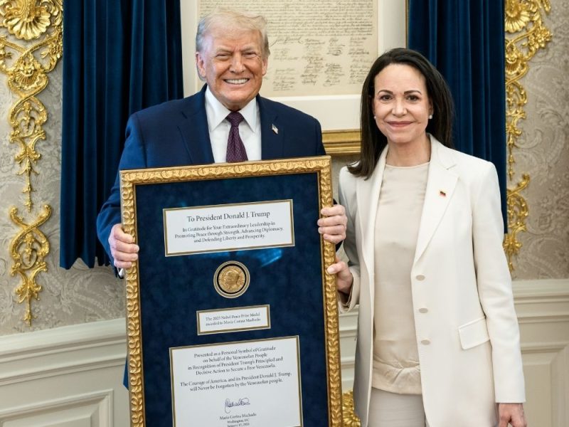 „SRAMOTNO I ŠTETNO“: Norvežani reagovali na predaju Nobelove nagrade Trampu, evo šta kaže Nobelov komitet!