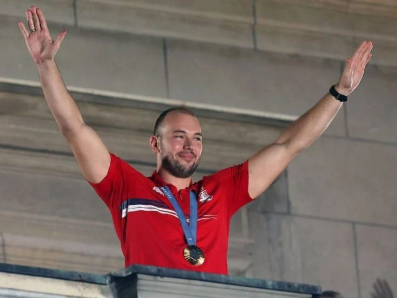 VUČIĆ ORGANIZOVAO PRIJEM ZA VATERPOLISTE: Najbolji igrač Srbije Dušan Mandić se nije pojavio!