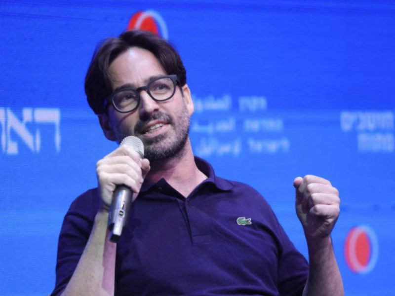 VUČIĆEV BIVŠI SAVETNIK U BEKSTVU: Izraelska policija Ajnhorna proglasila kriminalcem zbog afere Katargejt!