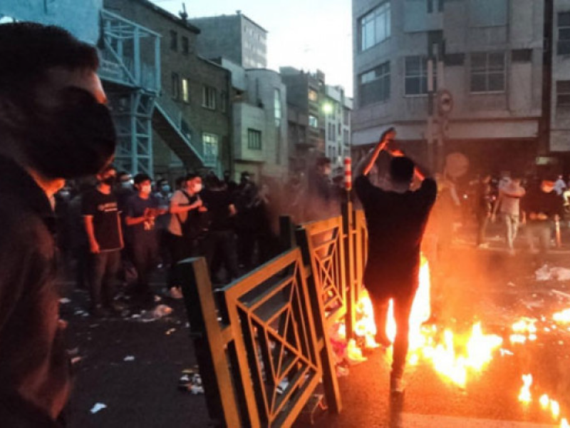 ZBOG POGORŠANE BEZBEDNOSNE SITUACIJE: Ministarstvo spoljnih poslova poziva srpske državljane da napuste Iran!