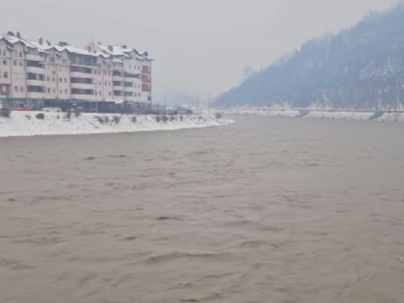 ZBOG OBILNIH PADAVINA I SNEGA: Vanredna situacija u Prijepolju, preti izlivanje Lima, problemi i u drugim delovima Srbije! (VIDEO)