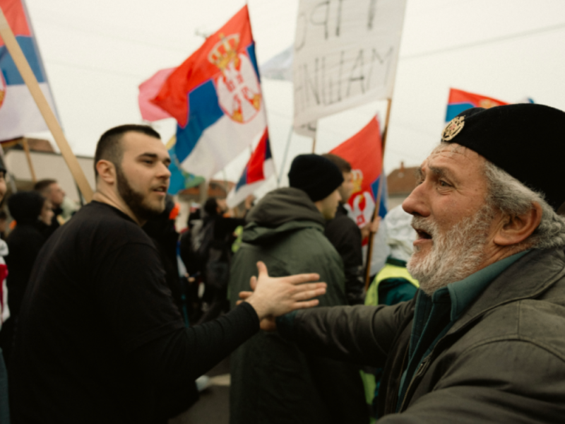 „MOJ DOPRINOS BORBI JE DA BUDEM STALNO TU“: Fotograf Gavrilo je sa studentima prepešačio Srbiju i zabeležio istoriju! (FOTO)