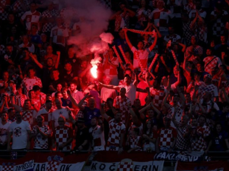 FIFA UDARILI HRVATE PO DŽEPU: Zbog skandiranja „Ubij Srbina“ i „Za dom spremni“ moraju da plate kaznu!
