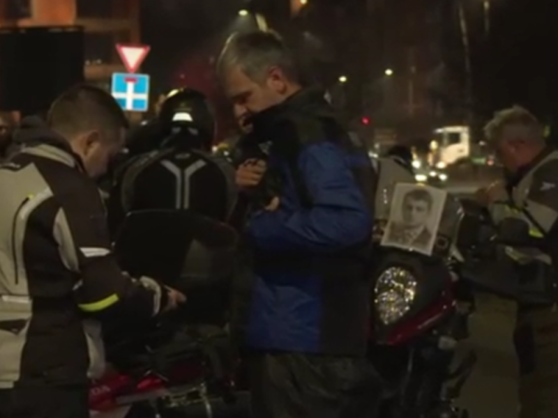 „OSTAVIO VEČAN TRAG“: Studenti i građani se oprostili od preminulog bajkera Koste! (VIDEO)