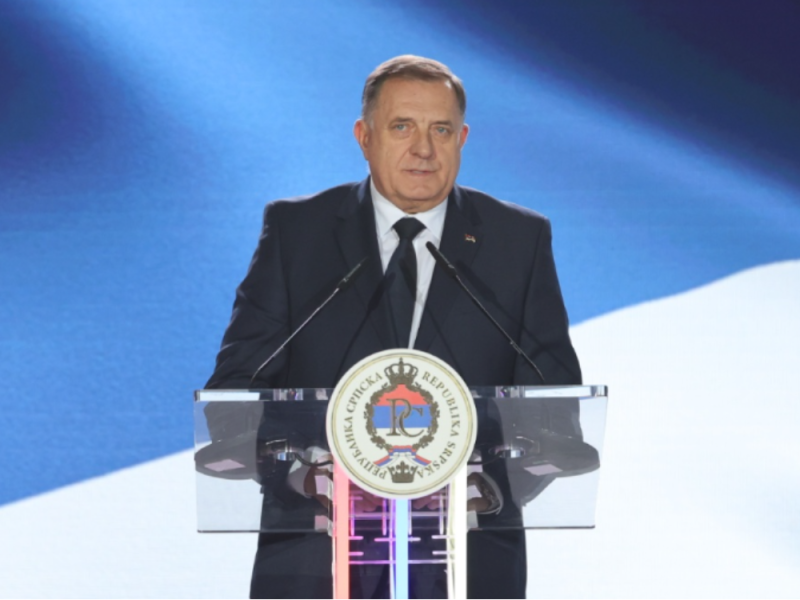 DODIK NA SVEČANOSTI POVODOM DANA REPUBLIKE SRPSKE: „Mi smo jedan narod koji zaslužuje jednu državu i od toga nećemo odustati“ (VIDEO, FOTO)