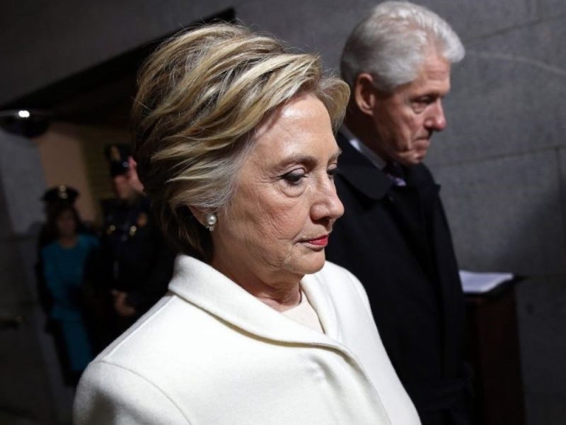 „ZNAM DA SE TO NEKOLIKO PUTA DEŠAVALO“: Hilari Klinton otkrila šta je Bil Klinton radio sa Epštajnom!