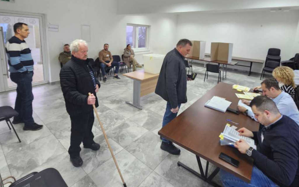 SINIŠA KARAN ILI BRANKO BLANUŠA: Ponovljaju se izbori u 17 gradova i opština za predsednika Republike Srpske!