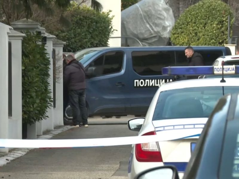 BAČENA BOMBA NA VILU ZDRAVKA ČOLIĆA: Pričinjena velika materijalna šteta, porodica pevača bila u kući!