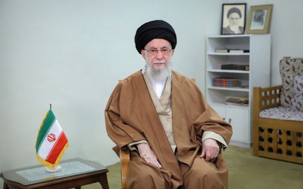 IRANCI POTVRDILI: Ajatolah je mrtav! Evo kako su Amerikanci i Izraelci izveli atentat na Ali Hamneia (FOTO)