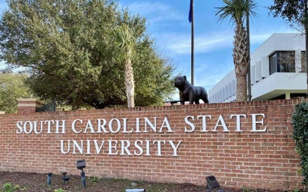 BLOKADA TRAJALA ČETIRI SATA: Dve osobe ubijene, a jedna ranjena u pucnjavi na američkom univerzitetu!