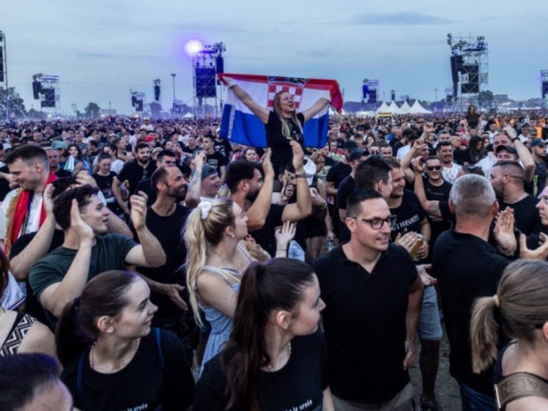 „PORUKE KOJE SE NE SMEJU TOLERISATI“: Ambasadorka Izraela reagovala na Tompsonov koncert u BiH!