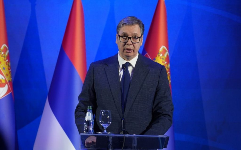 VUČIĆ URUČIO ORDENJE ZA DAN DRŽAVNOSTI: Među odlikovanim Ana Bekuta, Snežana Đurišić i poznati kuvar!