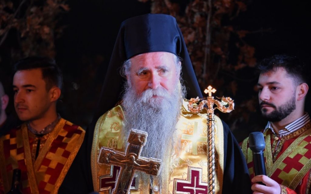 „U KLJUČNIM MOMENTIMA JE BIO UZ NAS“: Studenti se izvinili mitropolitu Joanikiju zbog događaja na protestu!