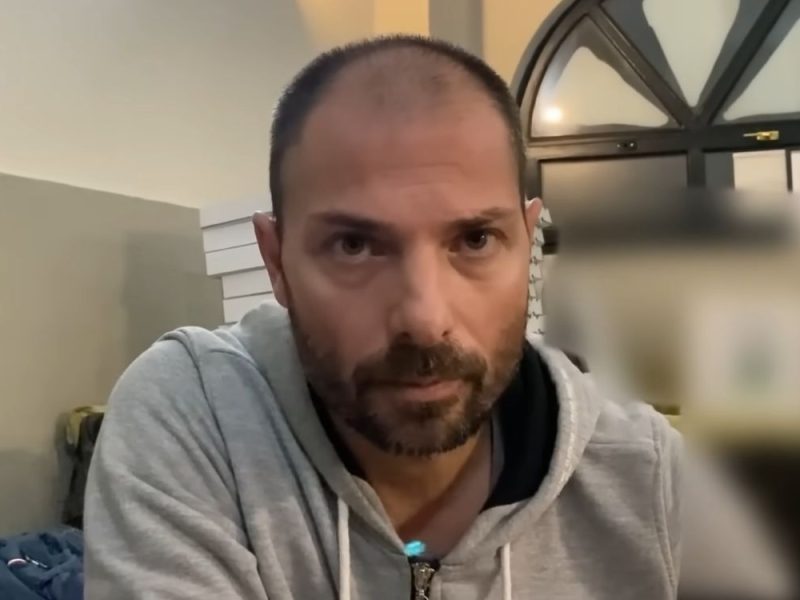 UŽAS U BEOGRADU: Sina slavne srpske pevačice 4 sata tukli i mučili u stanu, napadači uhapšeni!