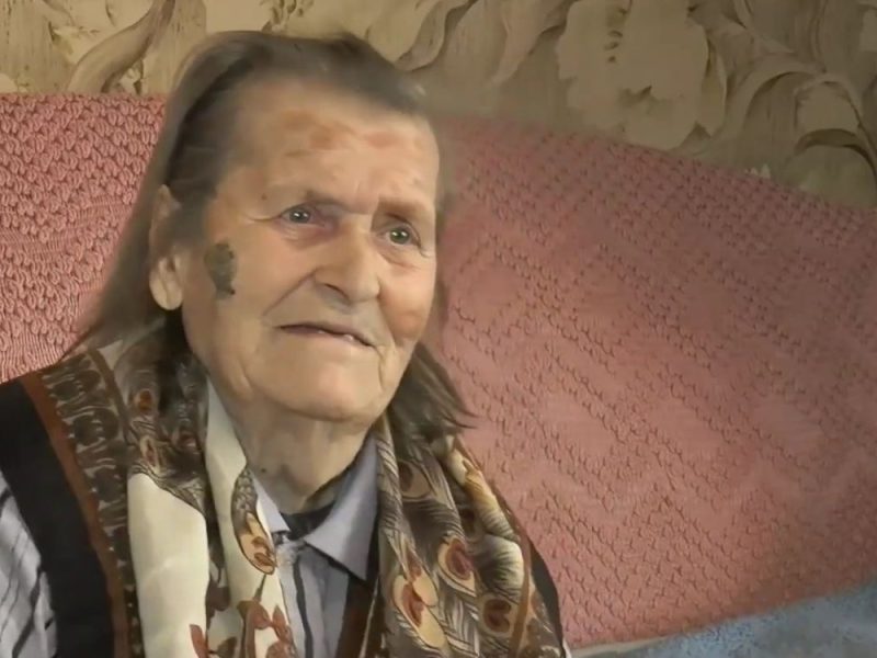 BAKA SLAVKA JE MEDICINSKI FENOMEN: Napunila 102 godine, puši od dvanaeste, a ovo je njena tajna!