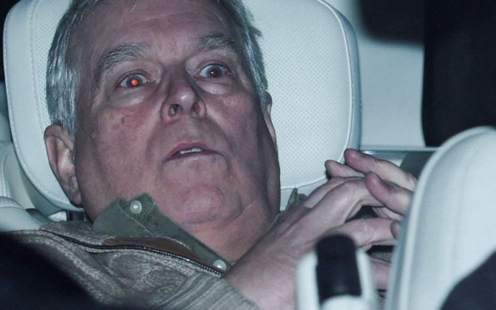 SLIKA VREDI HILJADU REČI: Fotografije prestravljenog princa Endrua zapalile internet!