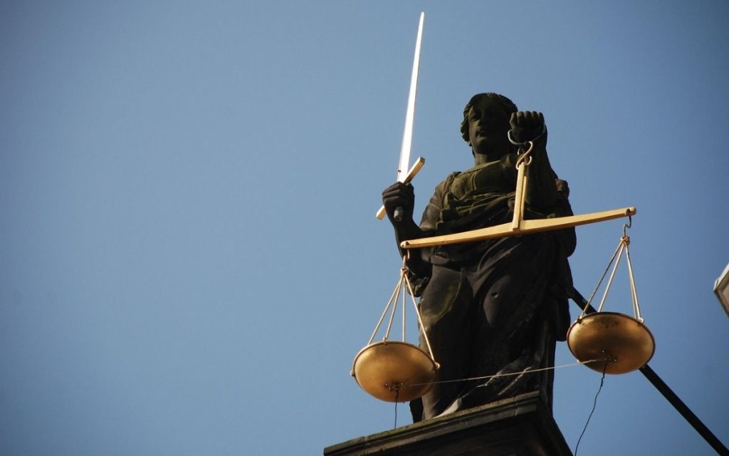 POČEO ŠTRAJK SRPSKIH ADVOKATA: Obustava rada na tri dana zbog usvajanja „Mrdićevih zakona“!