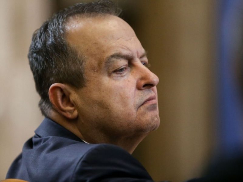 OGLASIO SE LEKAR IVICE DAČIĆA: Ministar je stabilno, ali i dalje u teškom stanju, rano za prognoze!