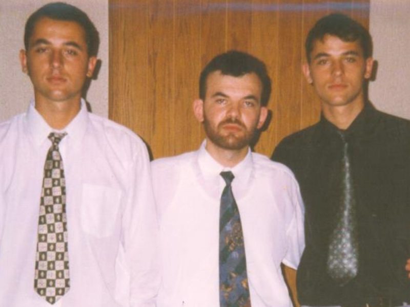 OTIŠLI U VEČNOST BRANEĆI OTADŽBINU: Blizanci Srđan i Boban dali živote na Kosmetu, a najstarijem Goranu srce prepuklo od tuge za braćom! (FOTO)