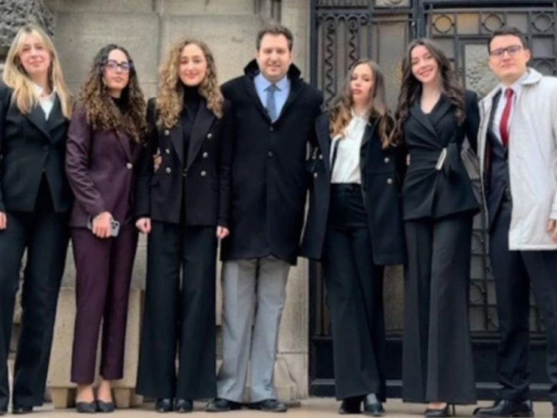 DIJASPORO, SRBIJO, USTAJTE! Pomozimo našim studentima da otputuju na prestižno takmičenje na Univerzitet Oksford!