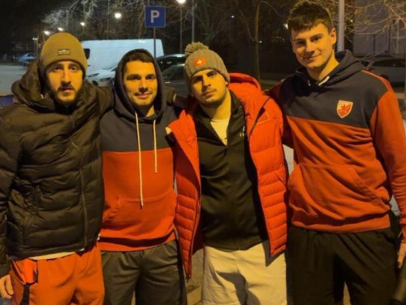 SRPSKI HOKEJAŠI OPLJAČKANI U ZAGREBU: Lopovi upali u svlačionicu i ukrali odeću, telefon i pasoš! (FOTO)