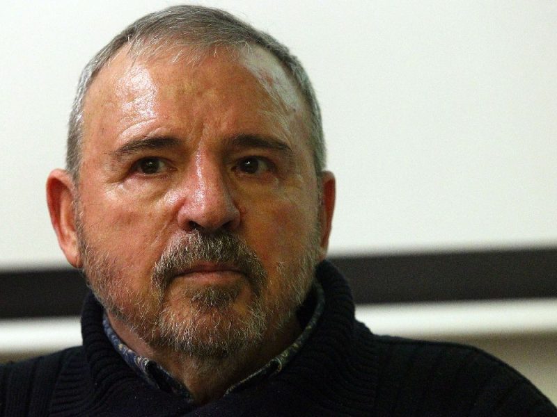 „UNEO MI SE U LICE I PSOVAO ME“: Goran Marković tvrdi da ga je u kafiću napao režiser kojeg je Vučić odlikovao Sretenjskim ordenom!