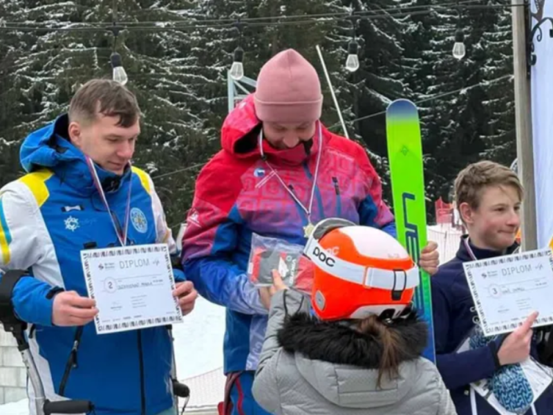 LUKA ISPISAO ISTORIJU: Reprezentativac Srbije u paralpskom skijanju najbolji u Slovačkoj! (FOTO)