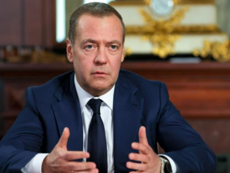 NEOČEKIVANA PROGNOZA MEDVEDEVA: „EU će se izviniti Rusiji i opet tražiti gas i naftu!“