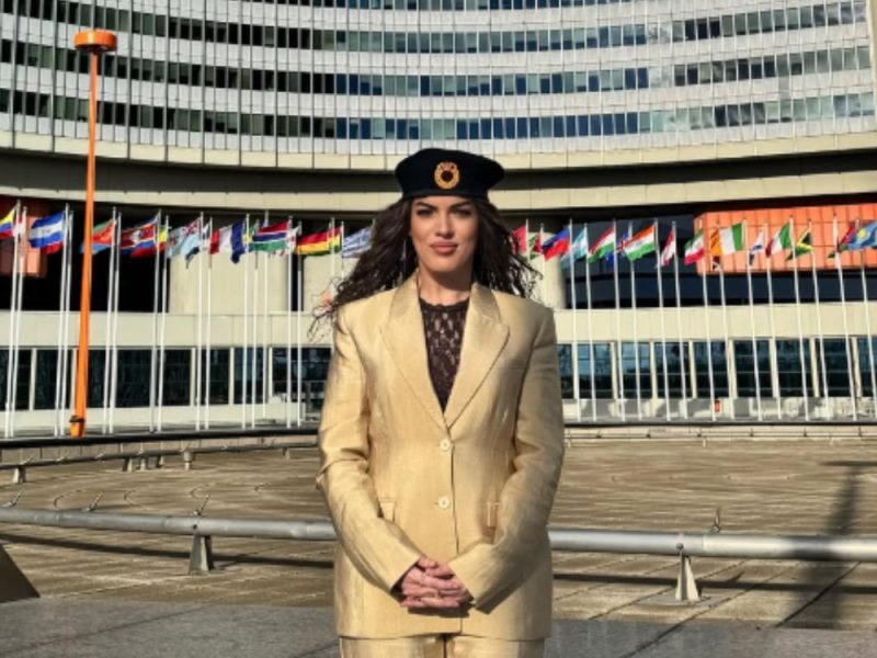 SRPSKE DIPLOMATE SPREČILE SKANDAL U BEČU: Kurtijeva ambasadorka nosila simbol UČK, odmah sankcionisana od strane UN!