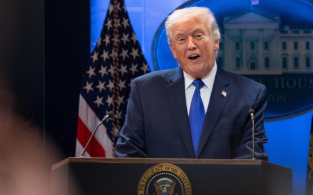 „UVODIM NOVE GLOBALNE CARINE OD 10 ODSTO“: Tramp oštro odgovorio na presudu Vrhovnog suda!