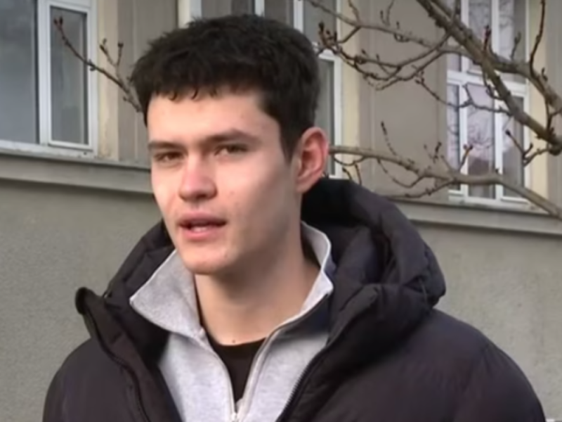 SKANDAL U PETOJ BEOGRADSKOJ GIMNAZIJI: Školski psiholog zastrašivao maturanta, roditelji i đaci organizovali protest! (VIDEO)