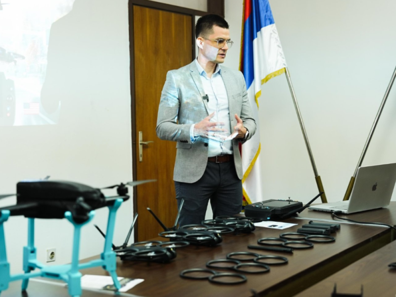 REPUBLIKA SRPSKA POKREĆE PROIZVODNJU DRONOVA: Uz američku tehnologiju i domaću pamet proizvode se „Muva“ i „Gavran“! (FOTO)