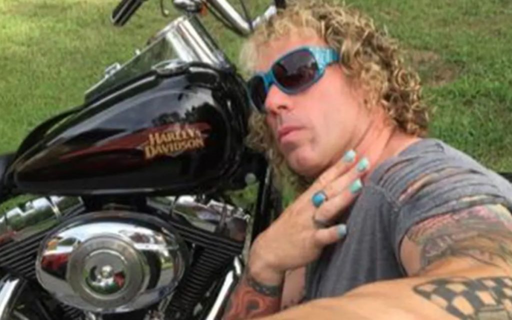 HOROR NA HOKEJAŠKOJ UTAKMICI U ROD AJLENDU: Transrodni napadač pucao u bivšu partnerku i decu, pa presudio sebi pred stotinama svedoka! (VIDEO)