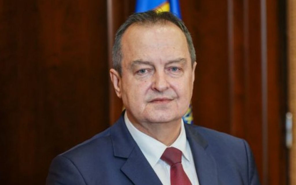 MINISTAR DAČIĆ HITNO HOSPITALIZOVAN: Zbog teškog zdravstvenog stanja priključen na aparate!