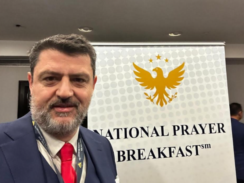 BOŽOVIĆ NA MOLITVENOM DORUČKU U VAŠINGTONU: Generalni konzul Srbije razgovarao sa američkim zvaničnicima! (FOTO GALERIJA)