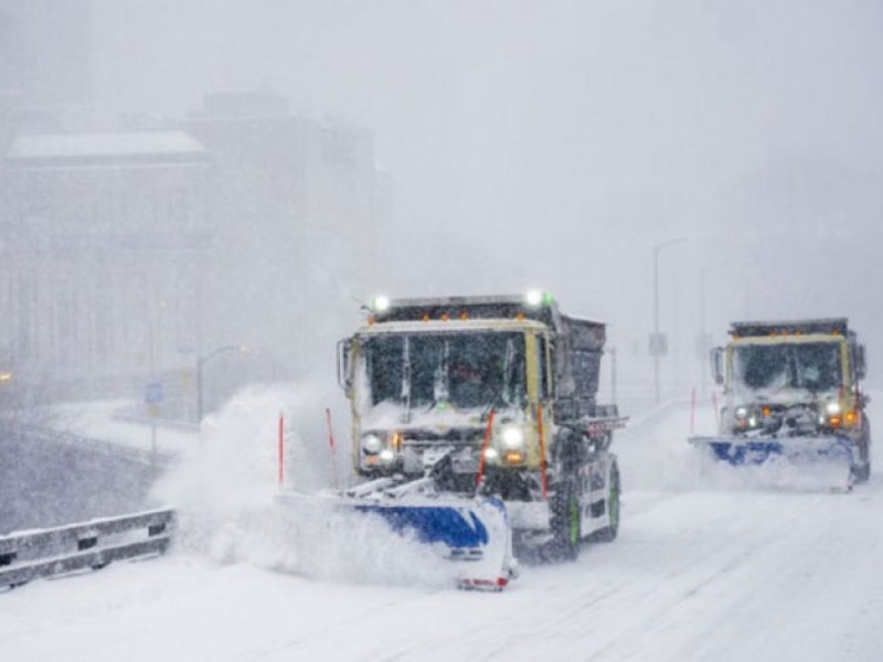 AMERIKA OKOVANA LEDOM: U Njujorku najviše snega u poslednjih 10 godina, a na Roud Ajlendu srušen istorijski rekord! (VIDEO)