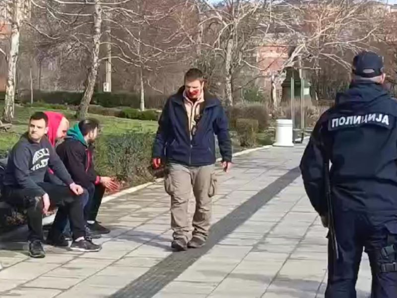 KRVAVE GLAVE U BORU: Mladići napadnuti u Boru, napadači istrčali iz prostorija PIO fonda!