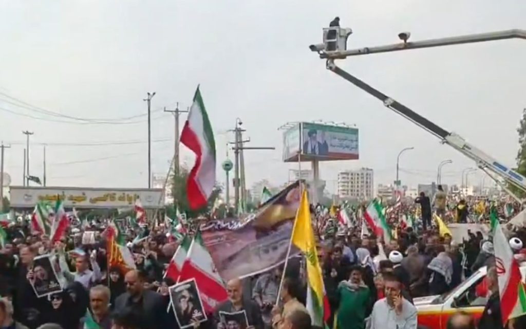 STOTINE HILJADA LJUDI NA ULICAMA: Širom Irana obeležavanje dana podrške Palestini, političari izašli među narod, eksplozije blizu skupa u Teheranu! (VIDEO)