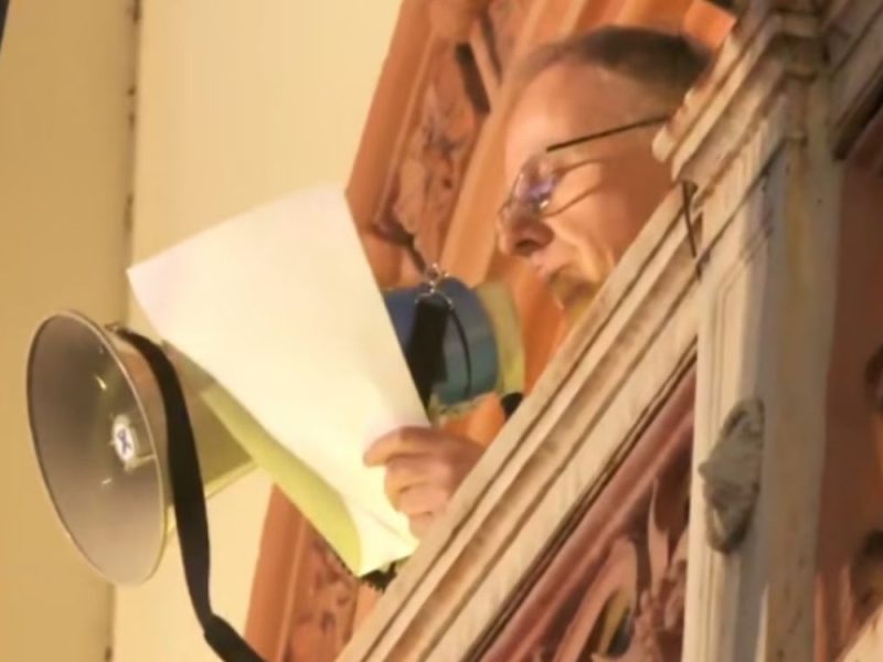 REKTOR ĐOKIĆ PORUČIO VLASTIMA: „Možete da pretresete prostorije Rektorata, ali ne možete da pretresete savest narodu“ (VIDEO)