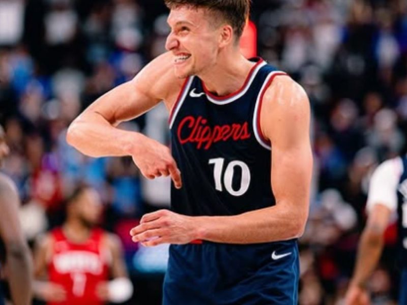 VELIKO SRCE KAPITENA: Bogdan Bogdanović poklonio devojčicama sa Kosmeta kompletnu opremu za trening! (VIDEO)