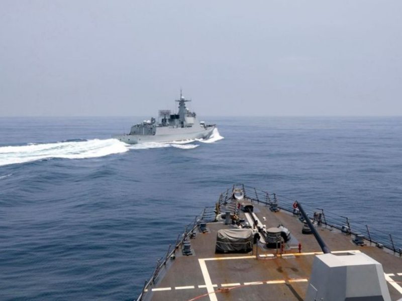 „ZAPALIĆEMO SVAKI BROD KOJI POKUŠA DA PROĐE“: Iran blokirao Ormuski moreuz, prete da će gađati naftovode!