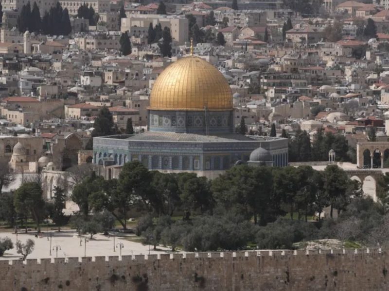 IRANSKA RAKETA PALA U STARI GRAD JERUSALIMA: Ostaci projektila oštetili svetinje oštetile svetinje, ima povređenih! (VIDEO)