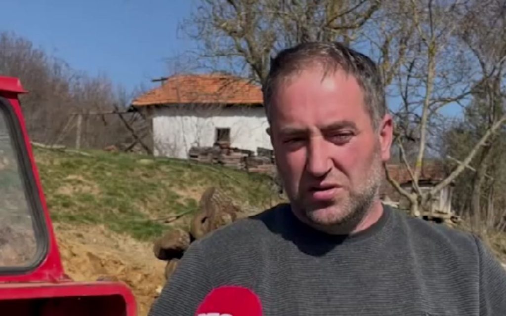 TUKLI GA PRED BOLESNIM OCEM: Bojan krenuo po lekove, albanski policajac ga izvukao iz auta, pa ga šutirao i šamarao!