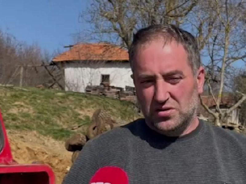 TUKLI GA PRED BOLESNIM OCEM: Bojan krenuo po lekove, albanski policajac ga izvukao iz auta, pa ga šutirao i šamarao!