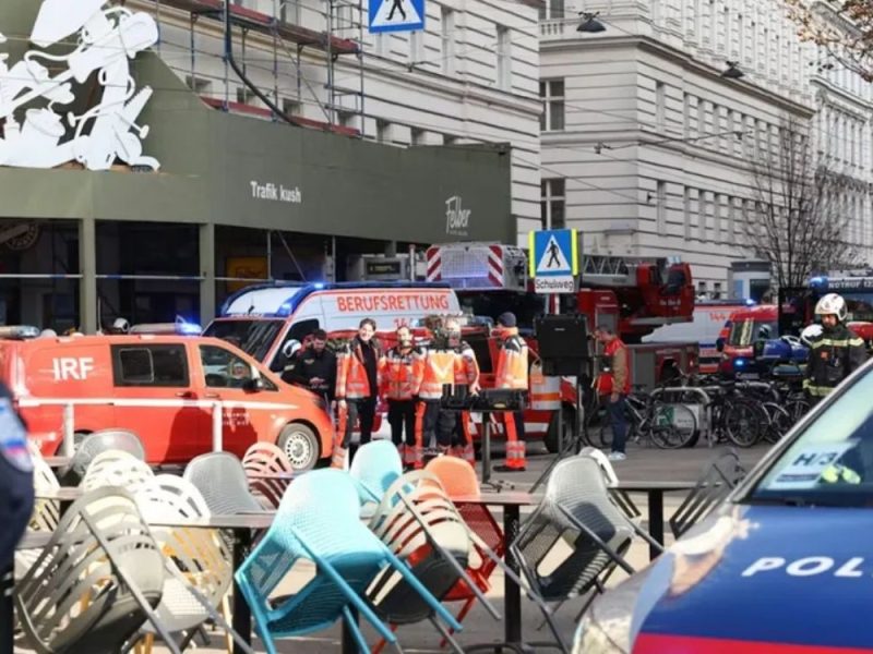 TRAGEDIJA NA GRADILIŠTU U BEČU: Četvoro radnika poginulo, jedan izvučen ispod ruševina sa teškim povredama! (VIDEO)